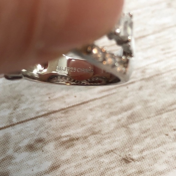 VICTORIA TOWNSEND Cubic Zirconia Crossover Infinity Ring Sz 5 - Picture 9 of 9